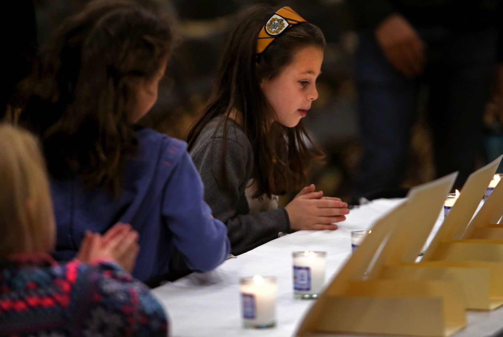 St. Louis Jewish community holds interfaith vigil